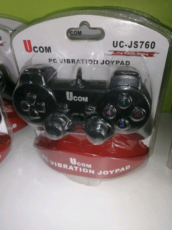 UCOM Manette de Jeux USB pour PC UC JS760   Noir